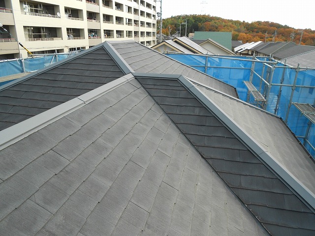 名東区で既存カラーベストの上からアスファルトシングルで屋根カバー工事を施工